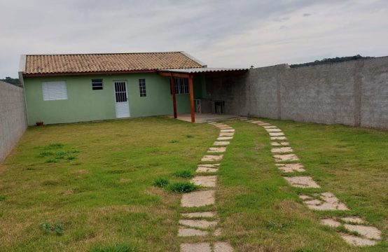 CASA EM CANGUERA PERTO DAS VINÍCULAS